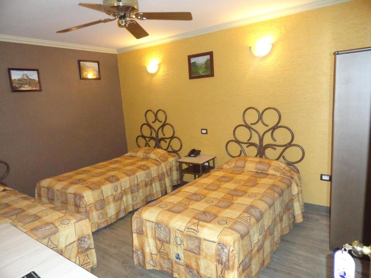 Hotel Plaza Crystal Xalapa Kültér fotó