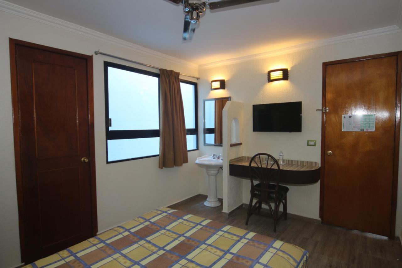 Hotel Plaza Crystal Xalapa Kültér fotó
