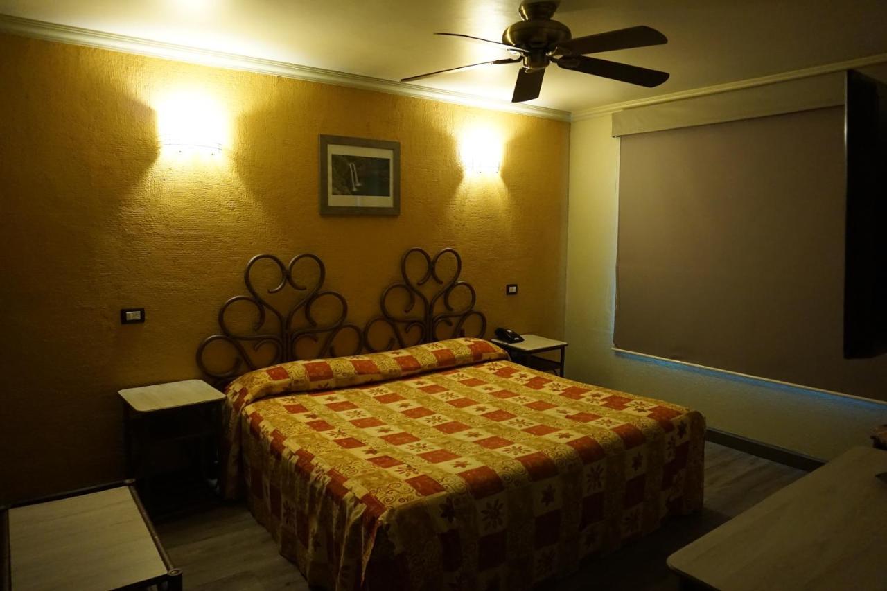 Hotel Plaza Crystal Xalapa Kültér fotó