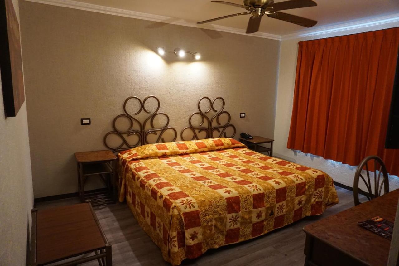 Hotel Plaza Crystal Xalapa Kültér fotó
