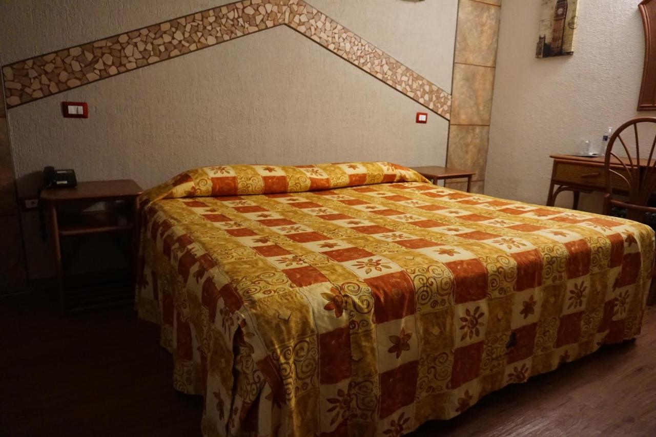 Hotel Plaza Crystal Xalapa Kültér fotó